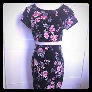 Floral set: cropped top & pencil skirt